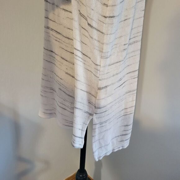 a.n.a. Cream Long Sleeve Scoop Neck Twist Back Top Size L - Picture 7 of 14